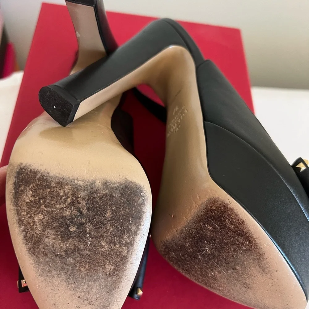 VALENTINO GARAVANI STUDDED BOW PLATFORM PUMPS - Picture 9 of 12